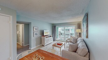 Top Floor Beachside Condo in Gulf Shores Sleeps 6