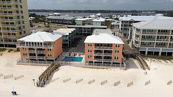 Top Floor Beachside Condo in Gulf Shores Sleeps 6