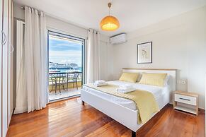 Seaview Portside apartment