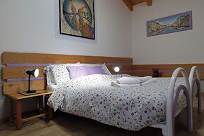 Room-charming Rustic Lodge in Trieste wi