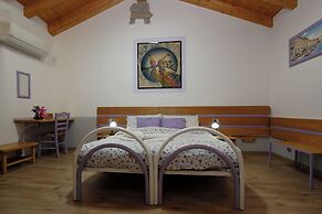 Room-charming Rustic Lodge in Trieste wi