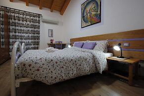 Room-charming Rustic Lodge in Trieste wi