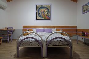 Room-charming Rustic Lodge in Trieste wi