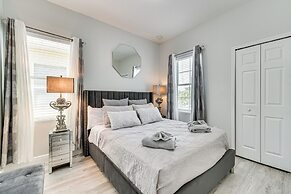 10 Mi to Disney - Lake-view Haven w/ Pool Access!