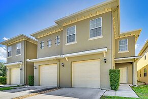 10 Mi to Disney - Lake-view Haven w/ Pool Access!