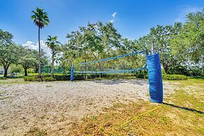 10 Mi to Disney - Lake-view Haven w/ Pool Access!