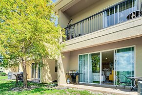 10 Mi to Disney - Lake-view Haven w/ Pool Access!