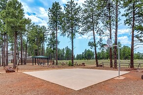 3 Mi to Downtown Flagstaff: Home w/ Private Patio