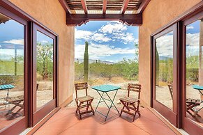 Chic Tucson Casita w/ Deck & Panoramic Views!