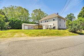 Wakefield Escape: Walk to Downtown & Near Beaches!