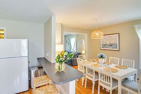 Wakefield Escape: Walk to Downtown & Near Beaches!
