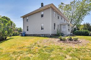 Wakefield Escape: Walk to Downtown & Near Beaches!