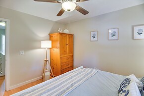 Wakefield Escape: Walk to Downtown & Near Beaches!