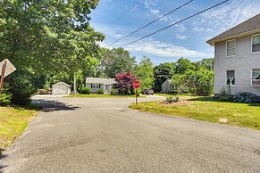 Wakefield Escape: Walk to Downtown & Near Beaches!