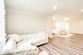 Deck & Yard: Spacious Poconos Home