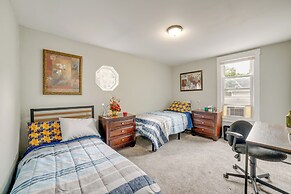 Morgantown Home: 1 Mi to West Virginia University!