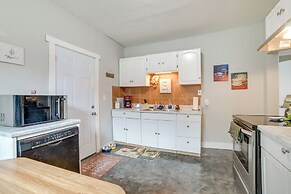 Morgantown Home: 1 Mi to West Virginia University!