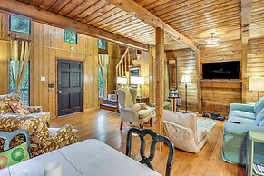 Pet-friendly Lavonia Cabin, Walk to Lake Hartwell!