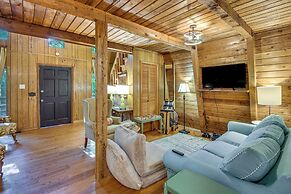 Pet-friendly Lavonia Cabin, Walk to Lake Hartwell!
