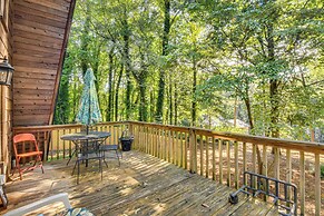 Pet-friendly Lavonia Cabin, Walk to Lake Hartwell!