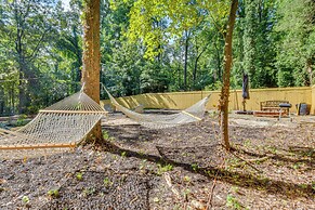 Pet-friendly Lavonia Cabin, Walk to Lake Hartwell!