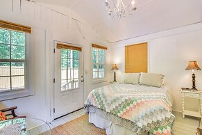 Pet-friendly Lavonia Cabin, Walk to Lake Hartwell!