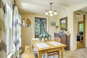 Eclectic Mandeville Home: Walk to Lakefront Park