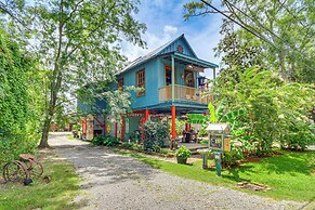 Eclectic Mandeville Home: Walk to Lakefront Park