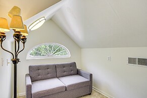 Eclectic Mandeville Home: Walk to Lakefront Park