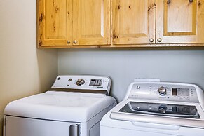 Rathdrum Home w/ Hot Tub: Steps to Beach Access!