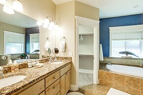 Rathdrum Home w/ Hot Tub: Steps to Beach Access!