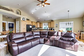 Rathdrum Home w/ Hot Tub: Steps to Beach Access!