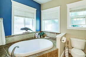 Rathdrum Home w/ Hot Tub: Steps to Beach Access!