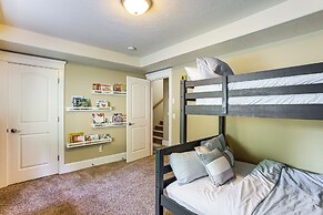 Rathdrum Home w/ Hot Tub: Steps to Beach Access!