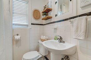 Fire Pit & Yard: Dog-friendly Spicewood Home