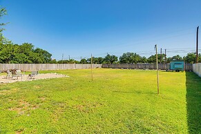 Fire Pit & Yard: Dog-friendly Spicewood Home