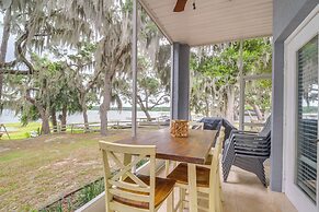 Lakefront Summerfield Getaway w/ Private Beach!