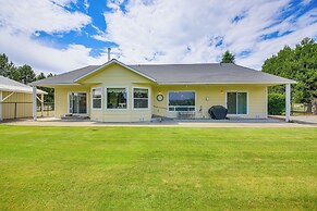 Moyie Springs Home w/ Views, Near Kootenay River!