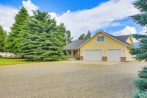 Moyie Springs Home w/ Views, Near Kootenay River!