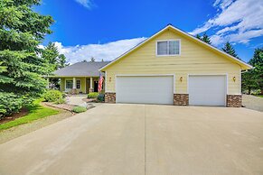 Moyie Springs Home w/ Views, Near Kootenay River!