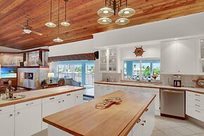 180 Degrees Of Ocean Views, Sitting On A Large Lagoon That Opens To Fl