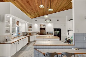 180 Degrees Of Ocean Views, Sitting On A Large Lagoon That Opens To Fl