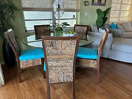 Delightful Vacation Home Located In The Popular Islamorada Neighborhoo