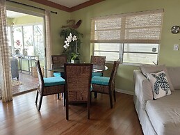 Delightful Vacation Home Located In The Popular Islamorada Neighborhoo