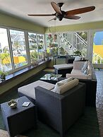 Delightful Vacation Home Located In The Popular Islamorada Neighborhoo