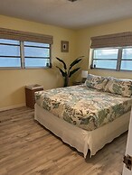 Delightful Vacation Home Located In The Popular Islamorada Neighborhoo