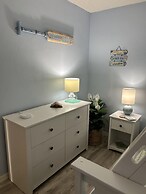 Delightful Vacation Home Located In The Popular Islamorada Neighborhoo