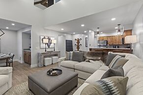 Snow Flower 078 3 Bedroom Condo by RedAwning