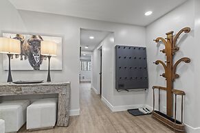 Snow Flower 078 3 Bedroom Condo by RedAwning