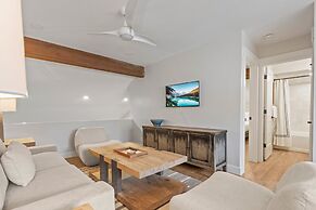 Snow Flower 078 3 Bedroom Condo by RedAwning